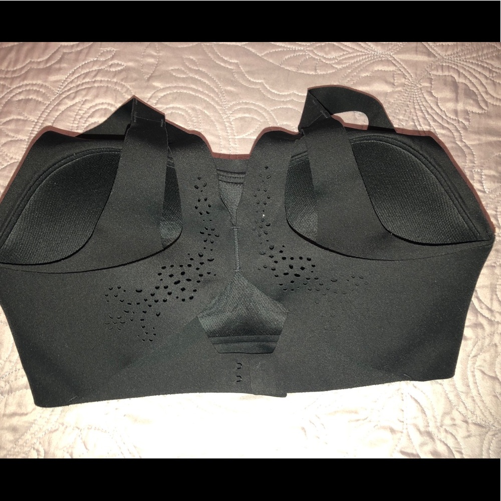 34DD Victoria Secret Sport Bra